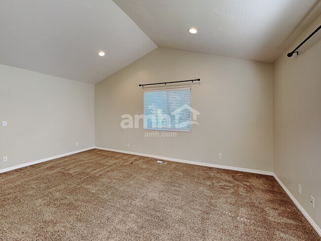 Building Photo - 3417 S Spruce View Ln