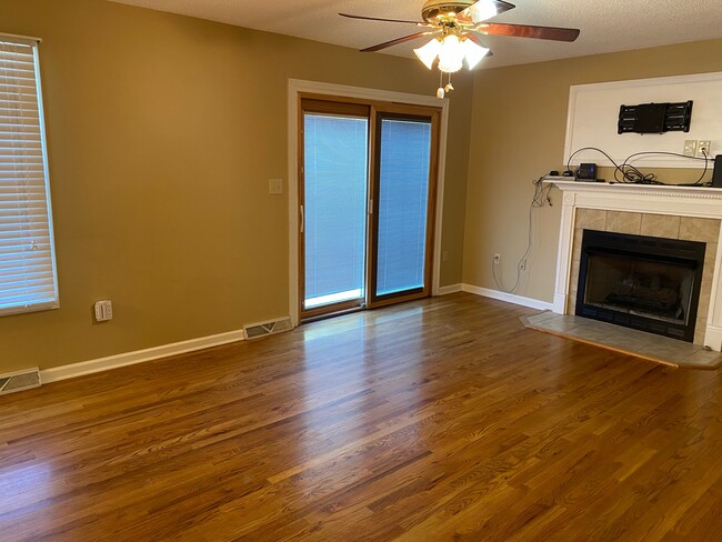 Building Photo - 113 Senseny Glen Dr