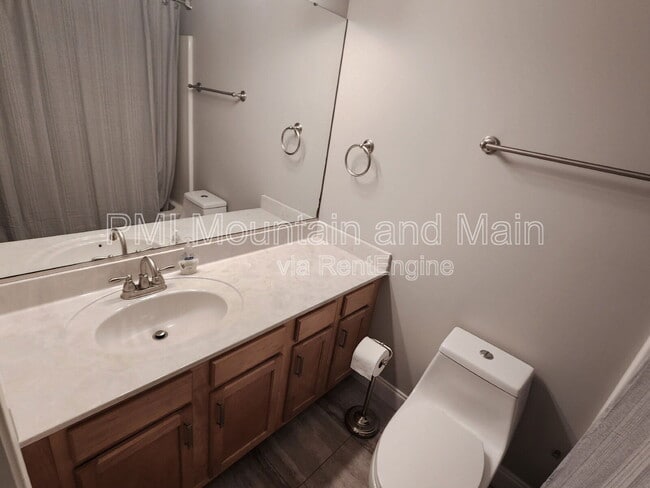 Building Photo - 50 Winterwind Dr