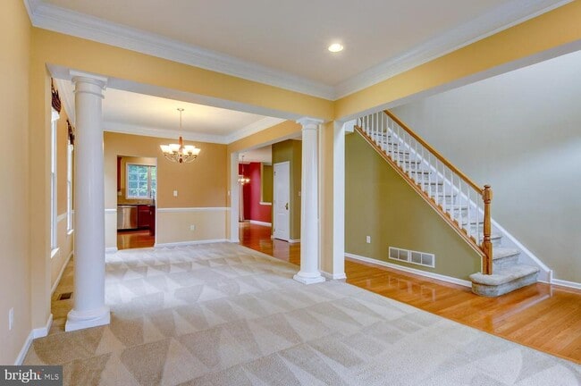 Building Photo - 45 Lockwood Dr