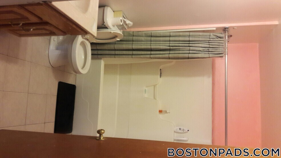 Building Photo - 35 Brookline St