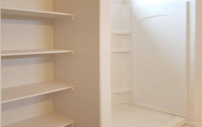 Building Photo - Four Bedroom home for rent in Magma Ranch for under $2000.00