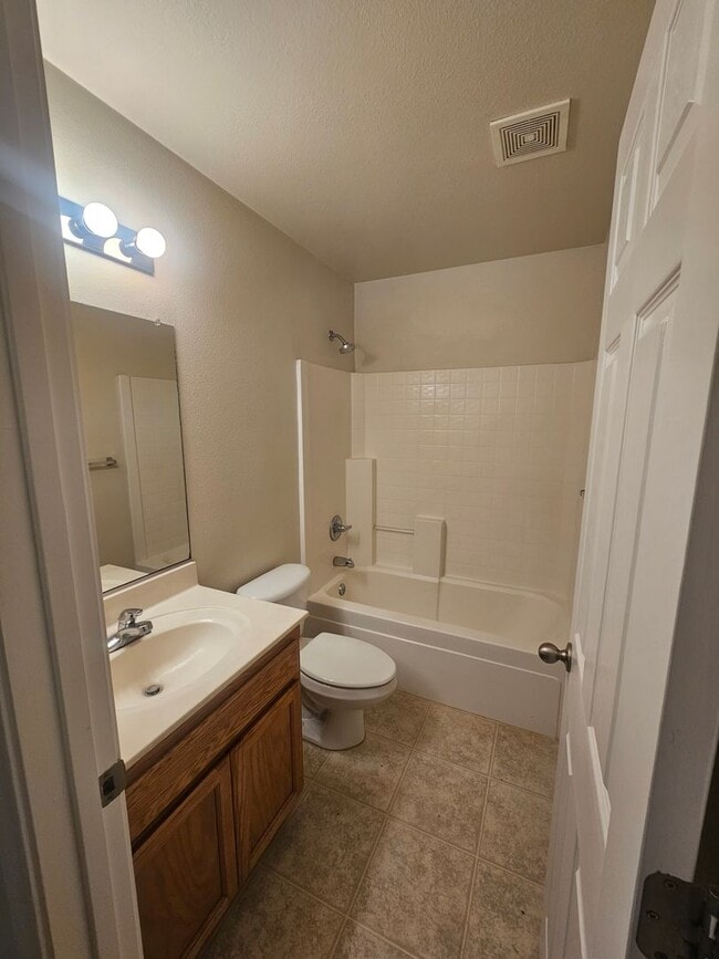 Building Photo - Spacious 3-Bed, 2-Bath Duplex with Private...