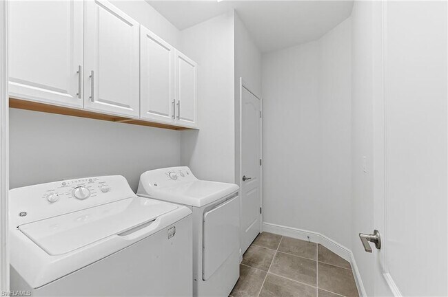 Building Photo - 6969 Avalon Cir
