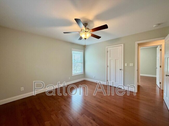 Building Photo - 207 Riverside View Dr