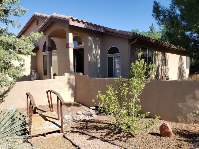 Building Photo - Unfurnished, 1-year long-term rental