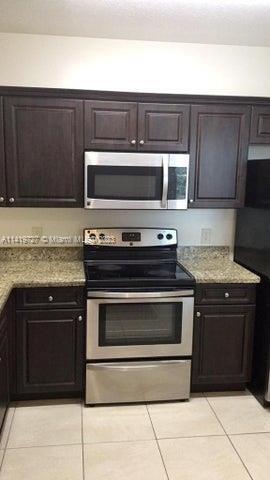 Building Photo - 1103 Golden Lakes Blvd