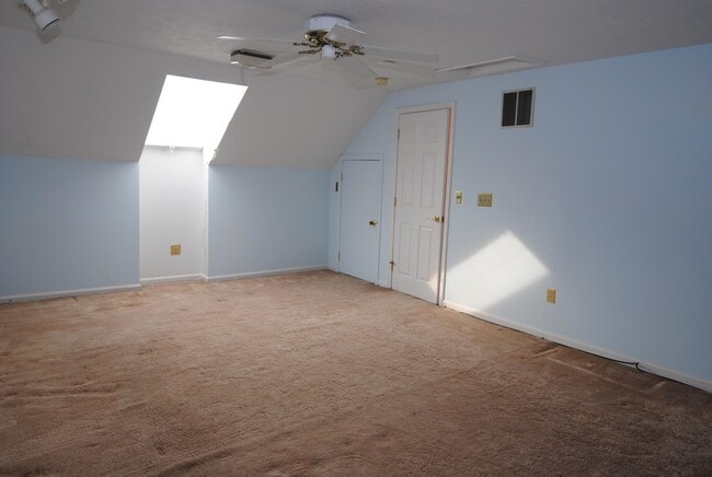 Building Photo - 36 Highbridge Hill Rd