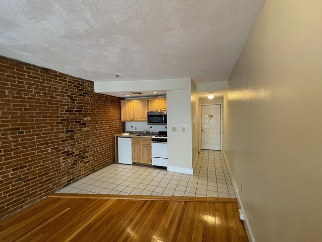 Building Photo - 12 Mt Auburn St