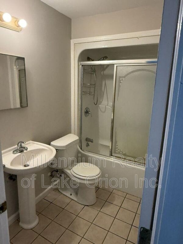 Building Photo - 176 W Princeton Ave