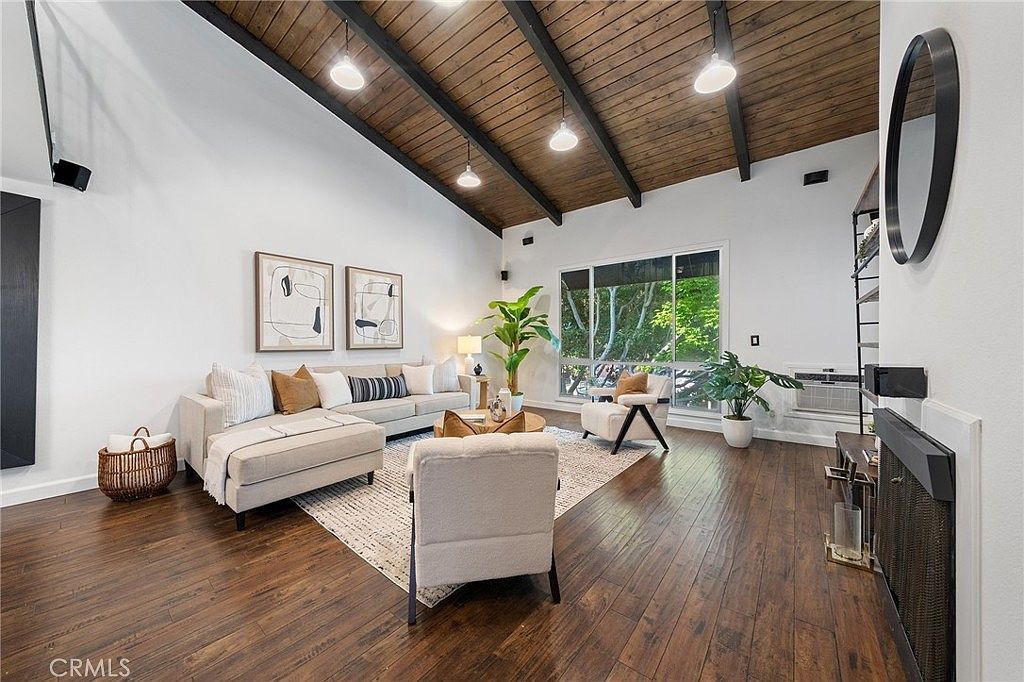 Building Photo - 4900 Overland Avenue Unit 310