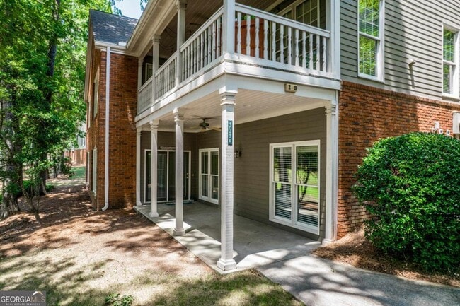 Building Photo - 1043B Clubhouse Ln