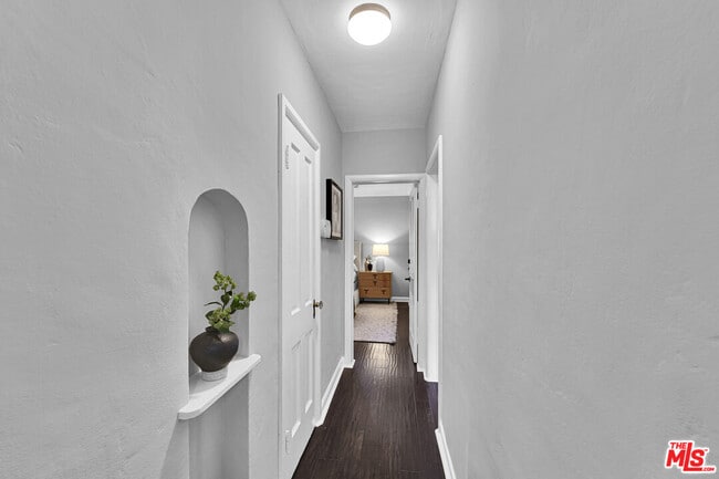 Building Photo - 560 Croft Ave