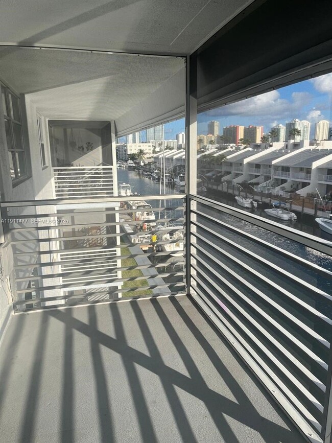 Building Photo - 3550 NE 169th St