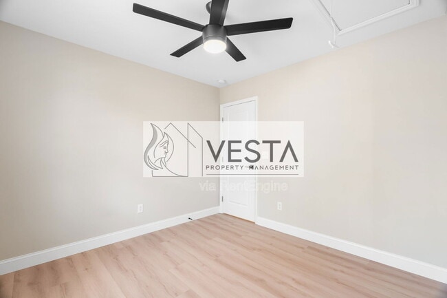 Building Photo - 110 Deaver Park Cir