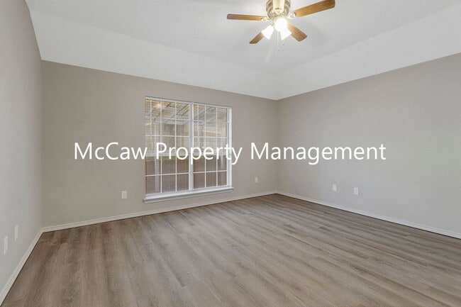 Building Photo - 1214 Mission St