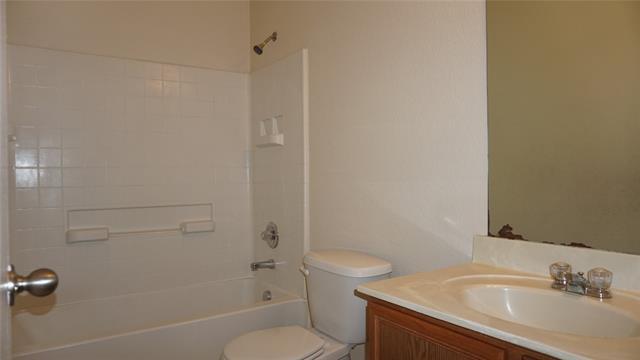 Building Photo - 809 Bee Creek Ln