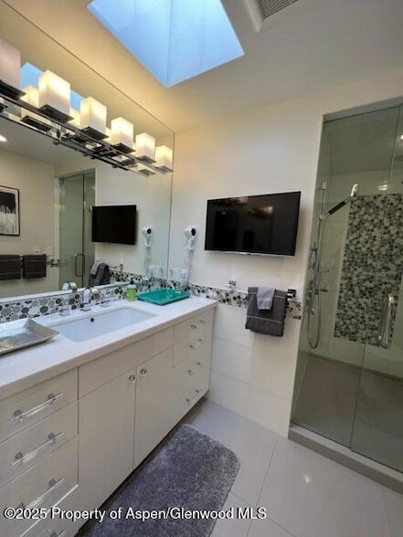 Building Photo - 205 E Durant Ave