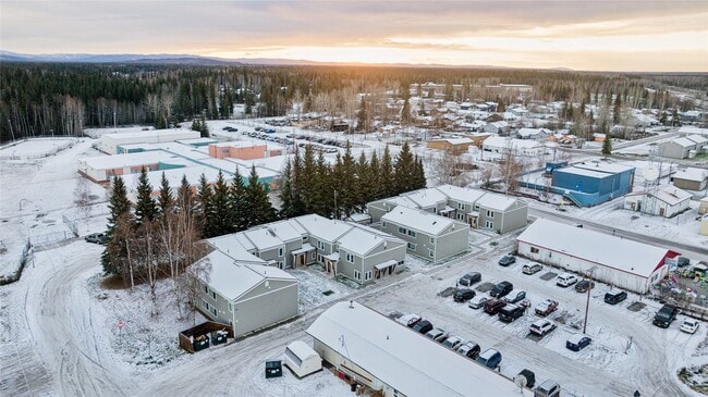 Building Photo - 350 S Santa Claus Ln