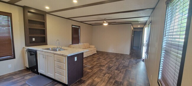Building Photo - 2651 Barron Rd