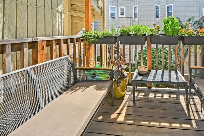 Building Photo - Epic REA - Modern 2 BR/1 BA Condo w/Privat...