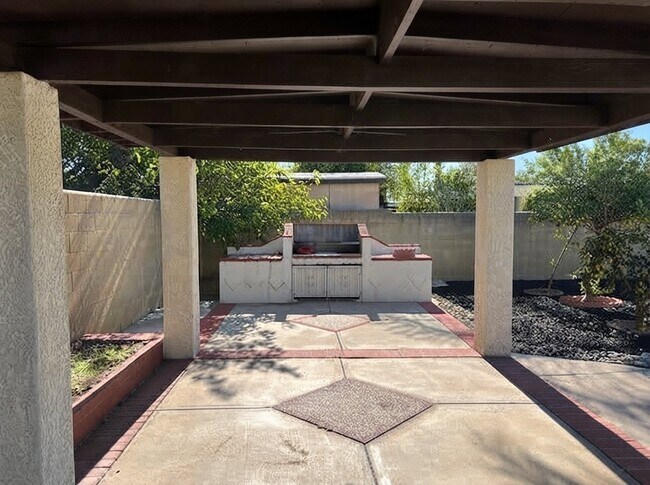 Building Photo - 8243 Heather Ave