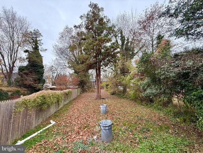 Building Photo - 5 Craven Ave