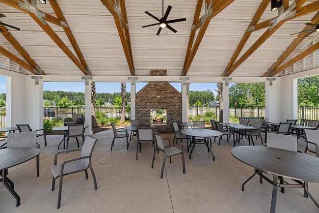 Building Photo - Ocean Farm Dr