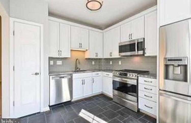 Building Photo - 20447 Chesapeake Sq