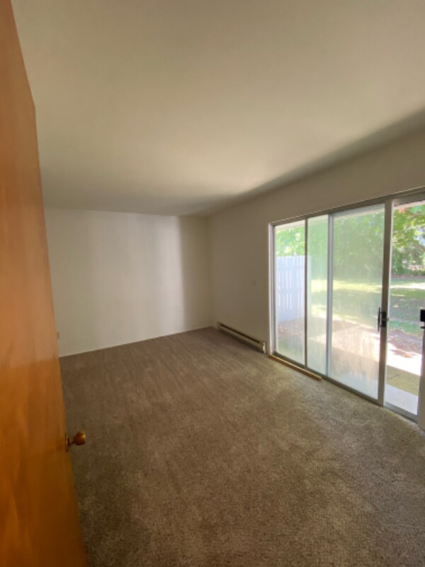 Building Photo - 126 Church St