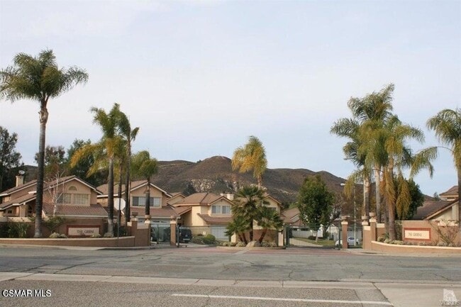 Building Photo - 536 Fairfield Rd