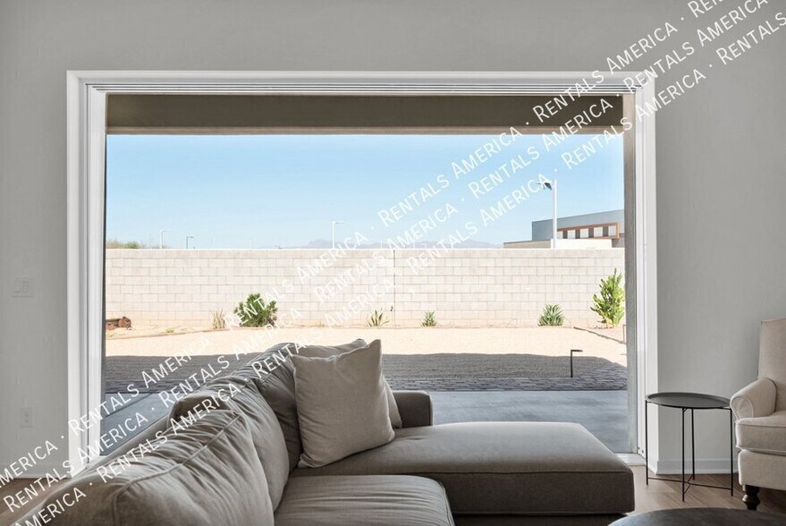 Building Photo - 22700 E Arroyo Verde Dr
