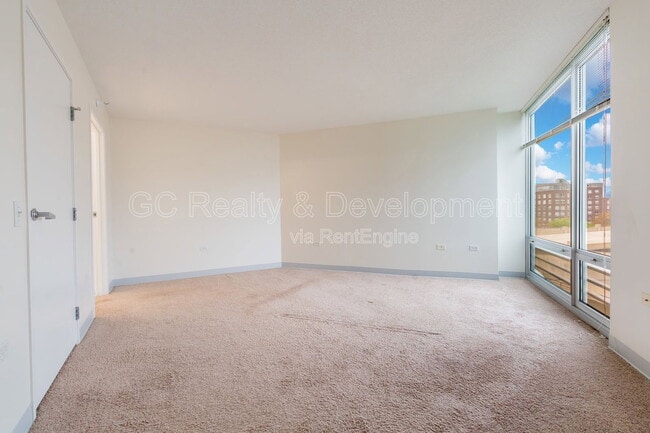Building Photo - 1720 Maple Ave
