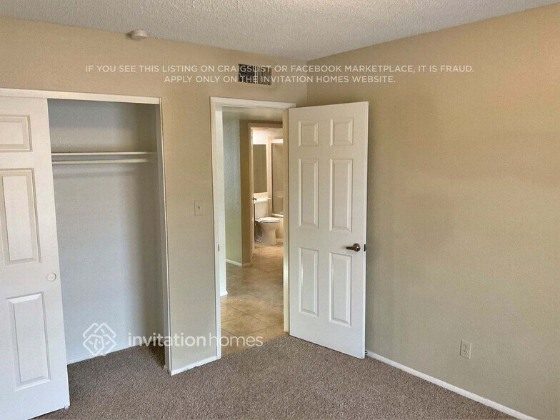 Building Photo - 1515 W Yukon Dr