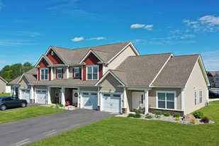 Building Photo - Green Wood Park Townhouses & Apartments