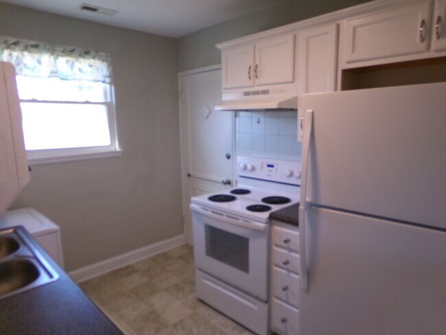 Building Photo - 2527 Miller Park Cir