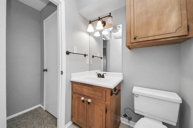 Building Photo - 2318 Hearne Dr