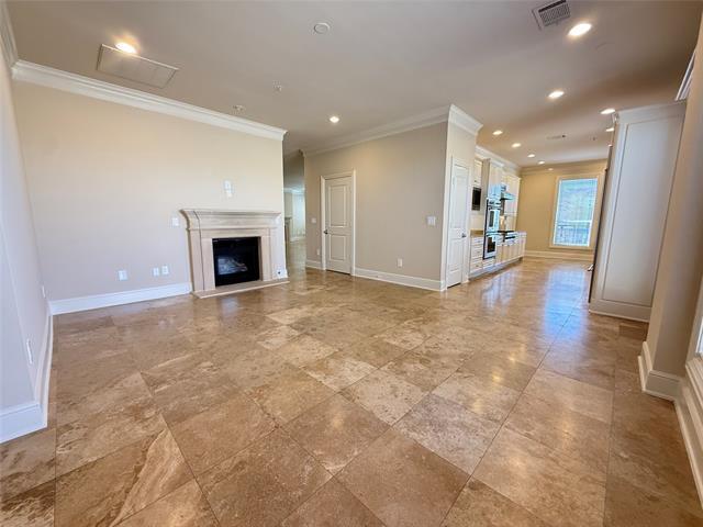 Building Photo - 6425 Bandera Ave