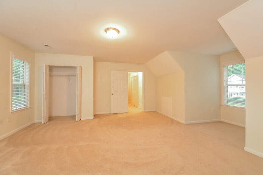 Building Photo - 4812 Landover Ridge Dr