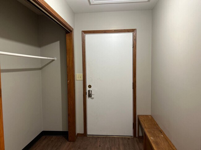 Building Photo - CASA 901/408