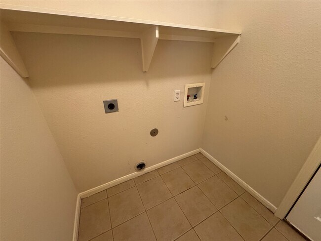 Building Photo - 4818 Comal River Loop