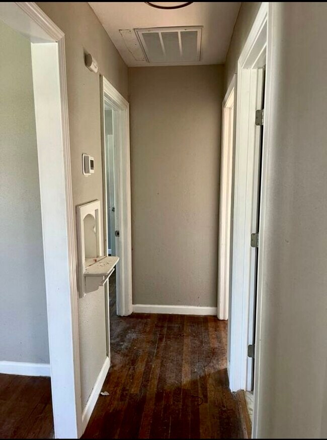 Building Photo - 1302 Parker St