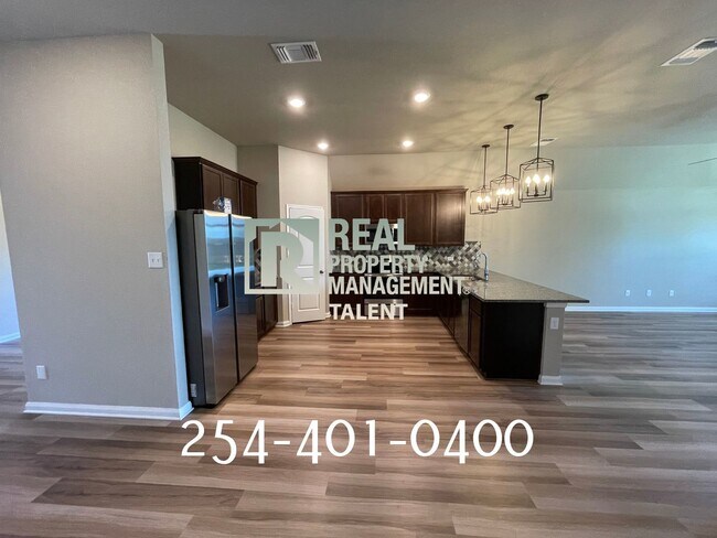 Building Photo - DEAL ALERT!!! 3 Bedroom, 2 Bathroom Home f...