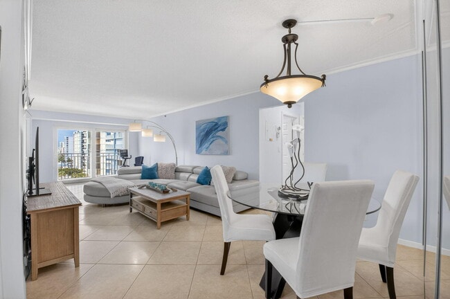 Building Photo - 3215 S Ocean Blvd