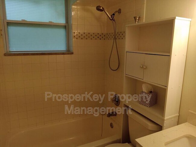 Building Photo - 1211 Timberlane Dr
