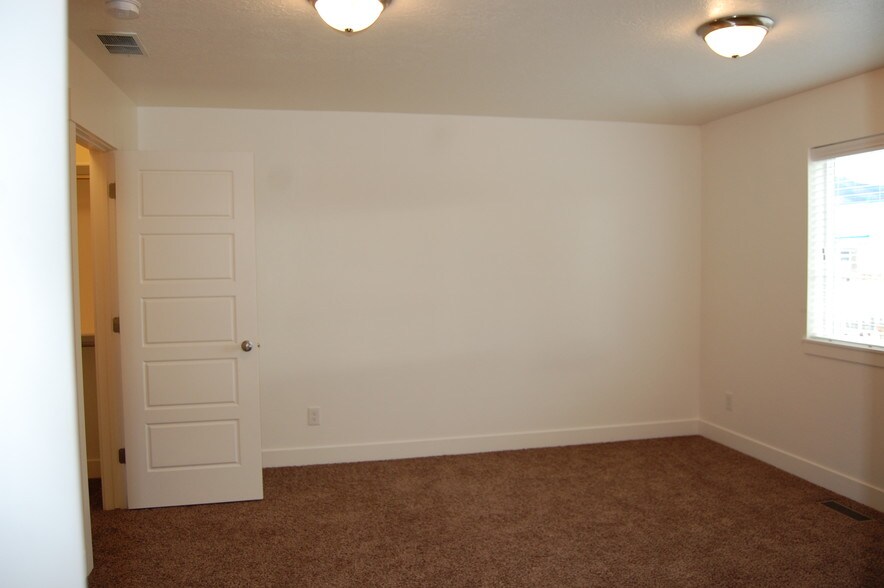 Building Photo - 132 N 100 W