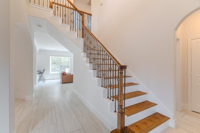 Building Photo - 7 Stickley Ct