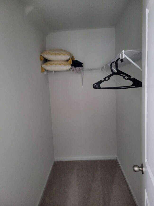 Building Photo - "Spacious Fully Furnished 4-Bedroom Townho...