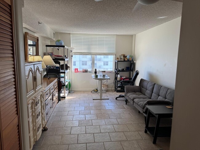 Building Photo - 4505 S Ocean Blvd