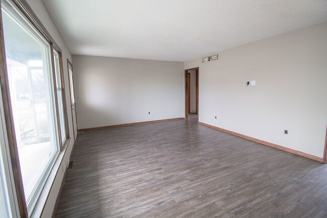 Building Photo - 213 E El Cortez Dr